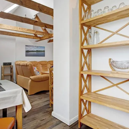 Apartment With Lake View, Private Garden And Wi-Fi 아파트 *